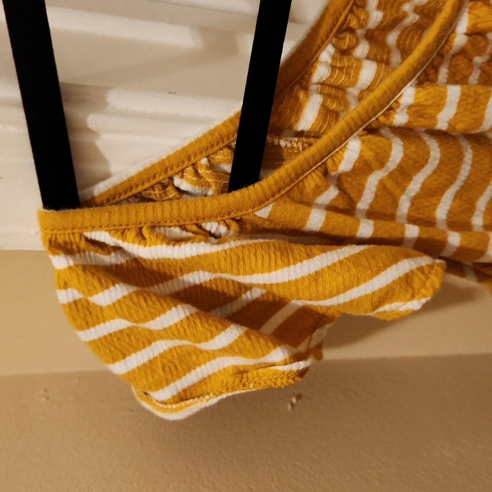 Old Navy cap sleeved shirt - Picture 5 of 5